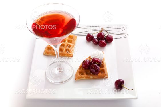 Cherries Tart Slices with Juice