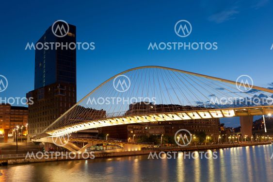 Zubizuri bridge, Abandoibarra, Bilbao, Bizkaia, Spain