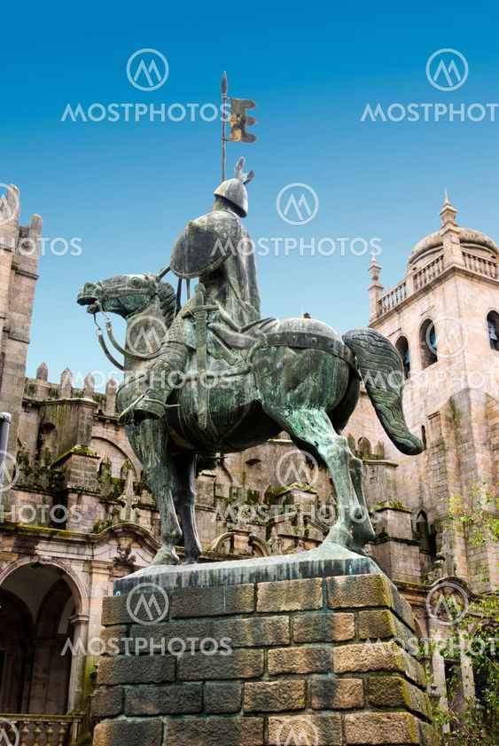 Statue of Vimara Peres, Porto