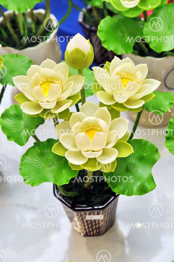 Artificial flowers