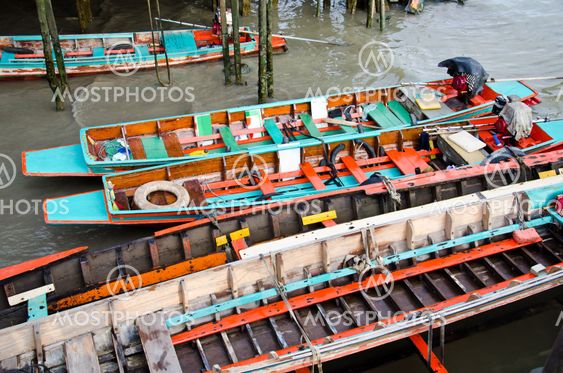 Long tail boat