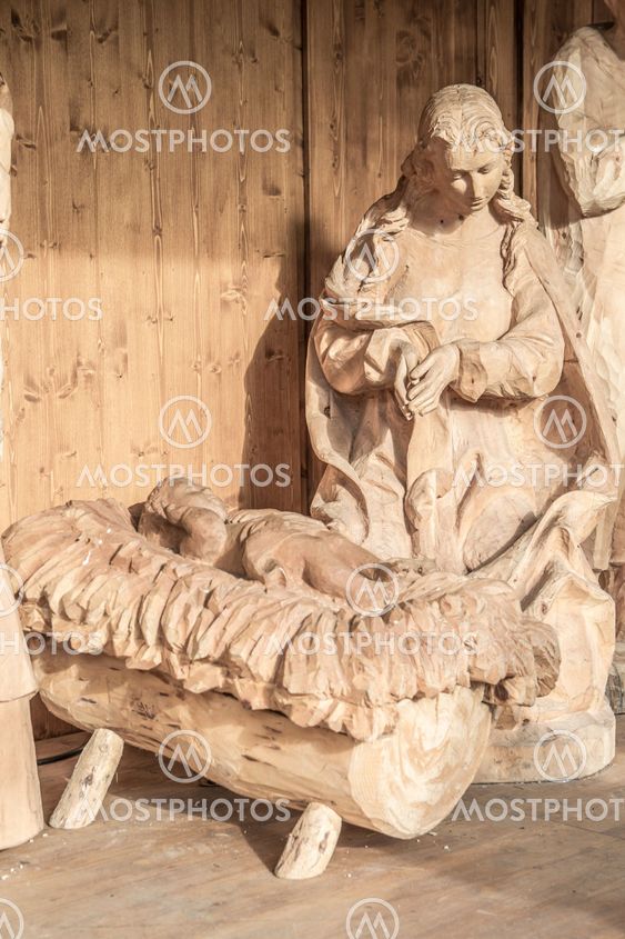 madonna and baby jesus (wooden crib, Bolzano, Italy)