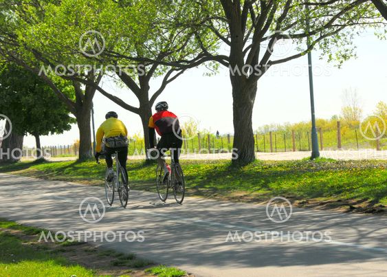 Cykelture i en park