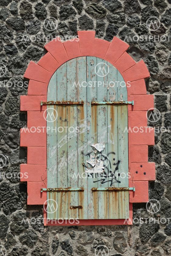 Shut Shutter 14