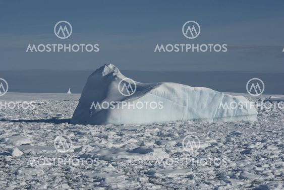 Iceberg in the Southern Ocean - 4.