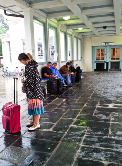 Rättvik station väntande resenärer 1