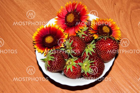 Strawberry and flower
