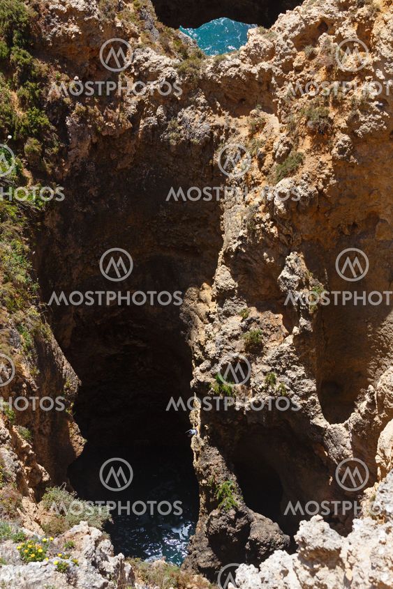 Atlantic rocky coast (Ponta da Piedade, Lagos, Algarve,...