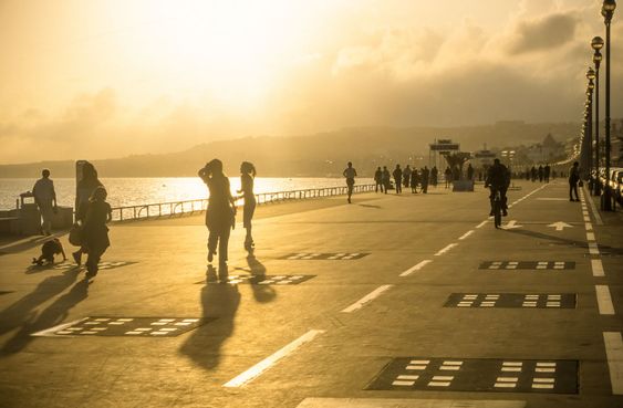 Rollerblade skaters in Nice