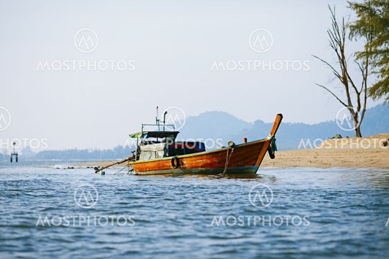Long Tail Boat
