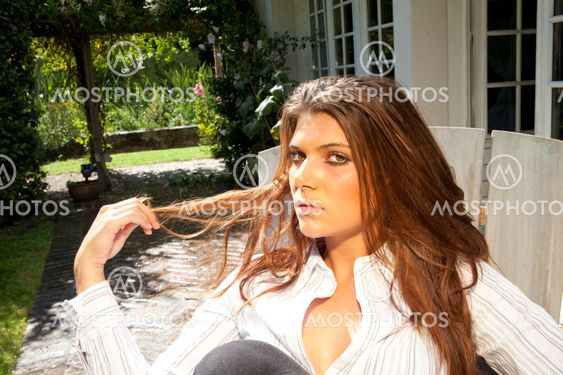 natural portrait of a teenage in withe shirt