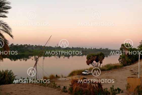 Quiet evening on the banks of the Nile with a mini-dock.