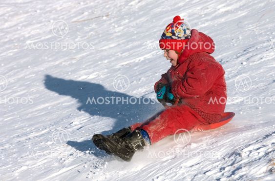 Fun high speed sledding 3