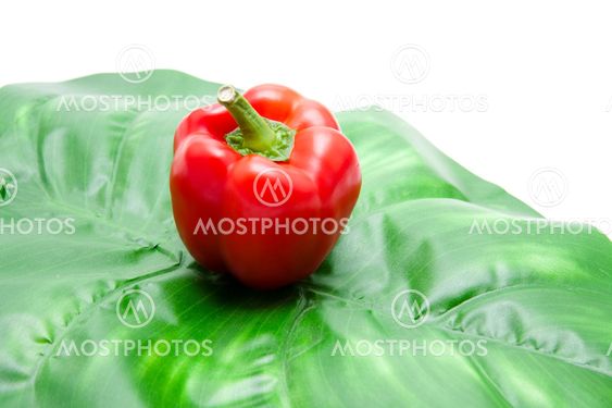 Punainen paprika, vihreä arkille