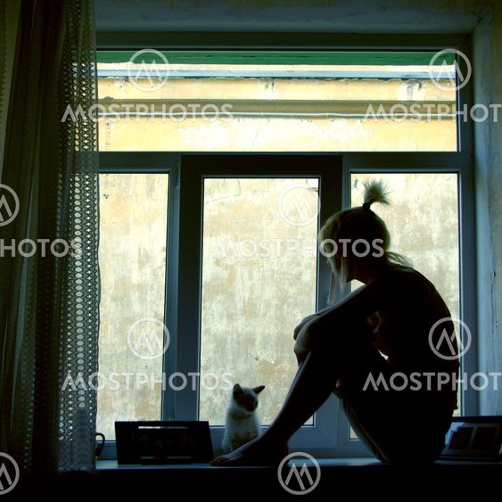 girl and kitten