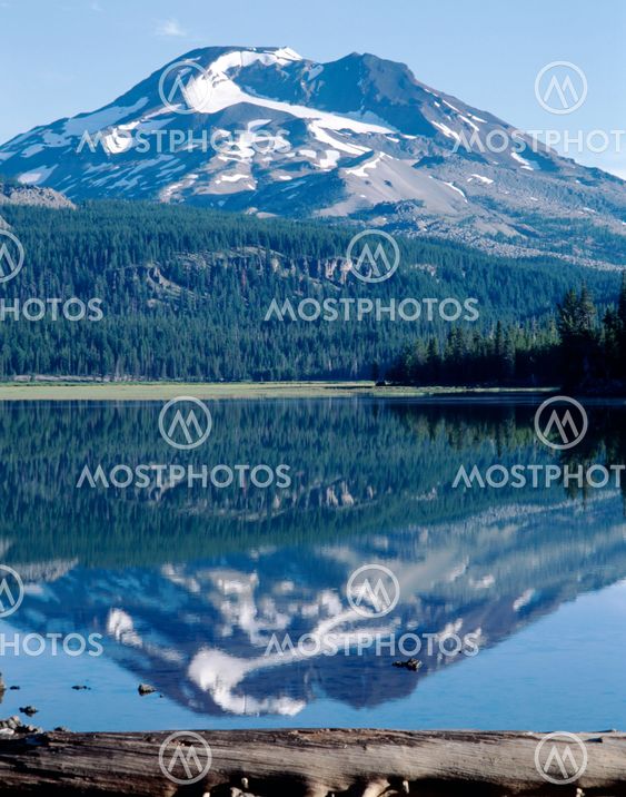 Mountain South Sister from Sparks Lake, Oregon