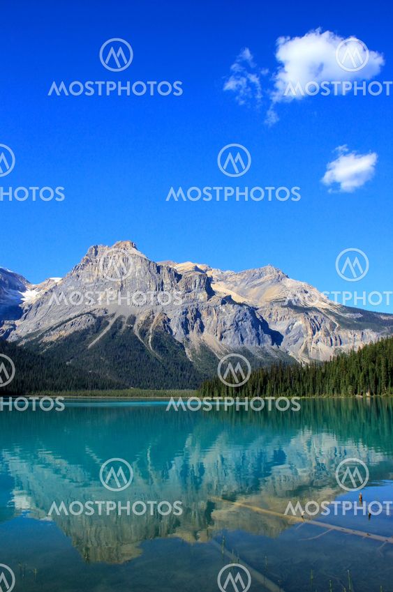 Emerald Lake, Yoho National Park, British Columbia, Canada