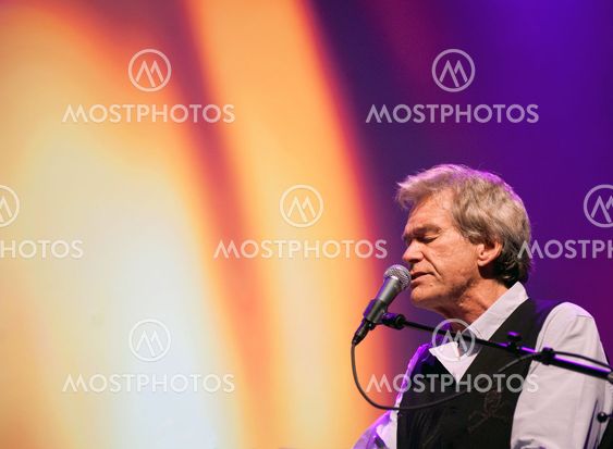 Bill Champlin live in concert