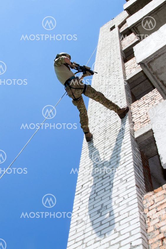rappeling with weapons