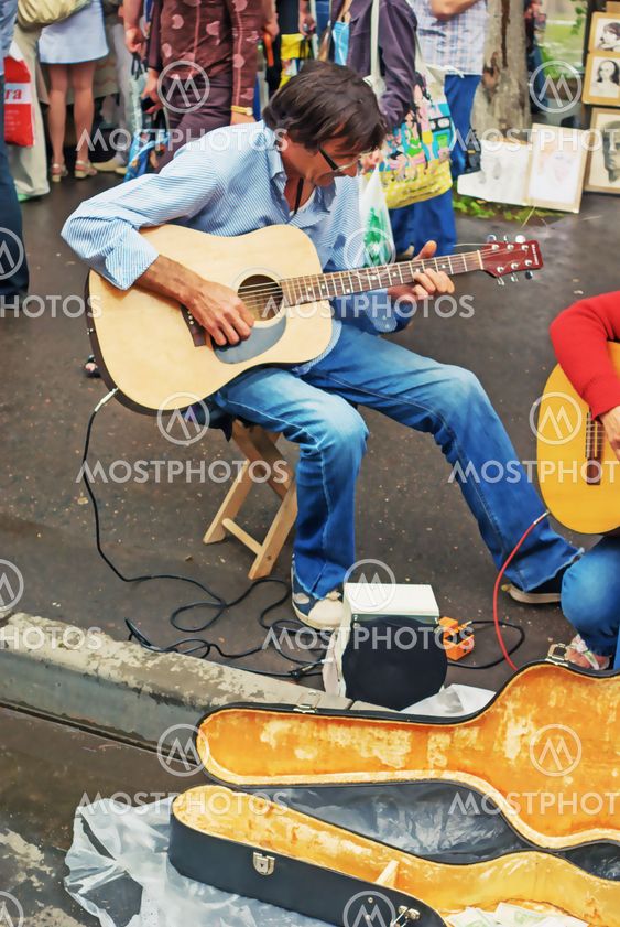 Street musicians.