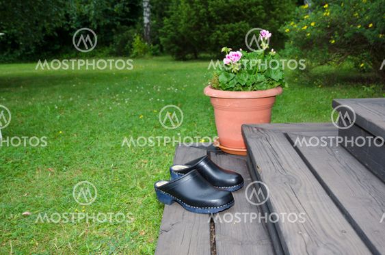 Clogs at a stair