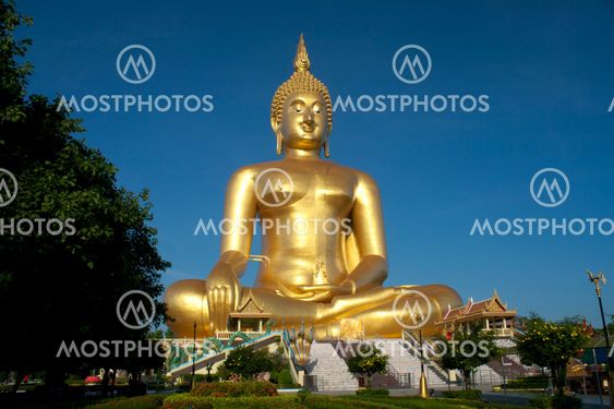 Big Golden Buddha statue in Thailand temple