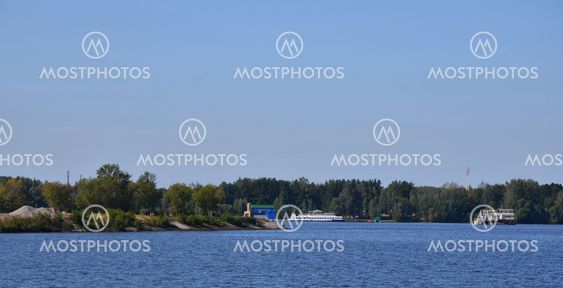 Kind on the river Volga