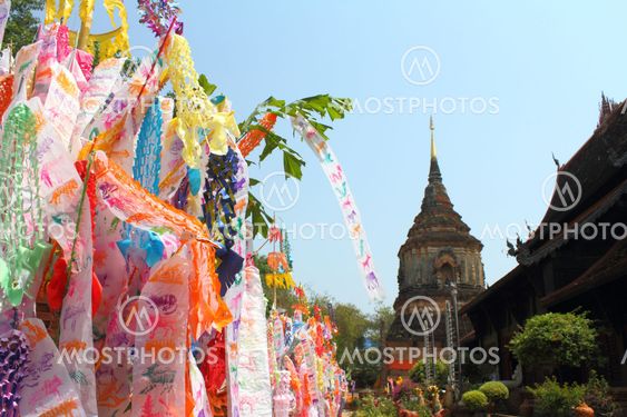 Color paper flag for Buddha worship