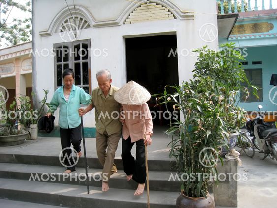 a family is victim of toxic chemical in Vietnam War