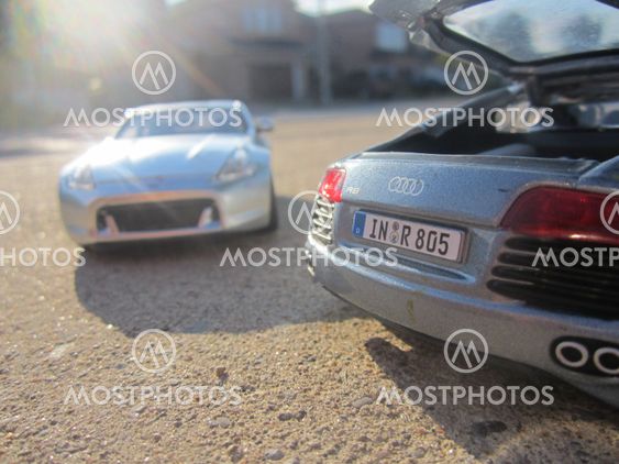 Audi R8 and Nissan 370Z