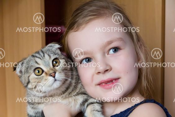 Girl with grey kitty