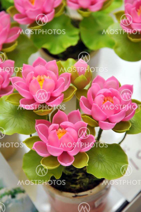 Artificial flowers