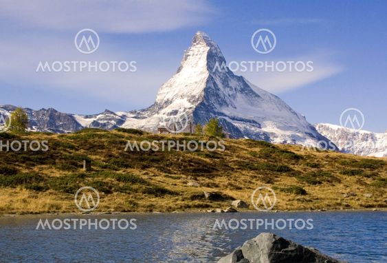 Matterhorn mit Stellisee (CH)
