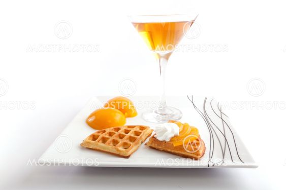Peach Tart Slices with Juice