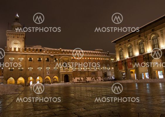 main square of bologna