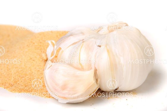 Garlic and garlic powder