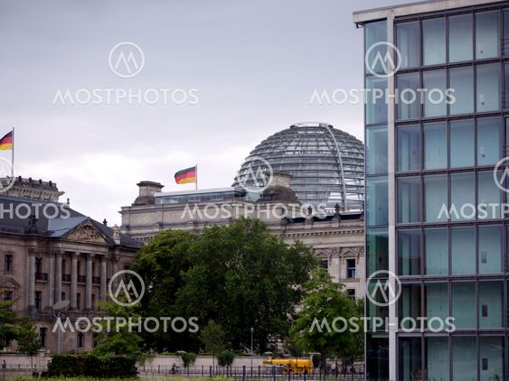 Berlin-Reichstag and office block
