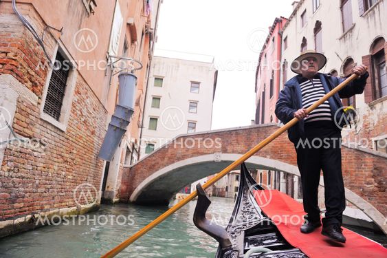 venice italy, gondola driver in grand channel