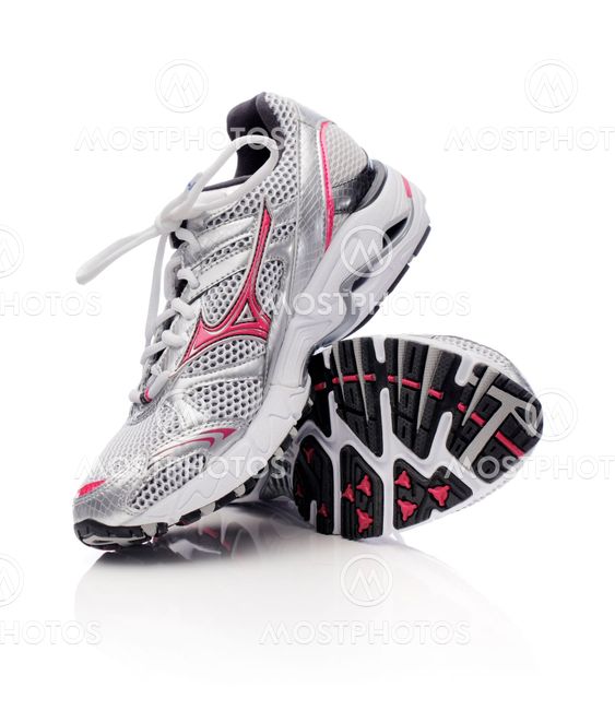 Athletic shoes