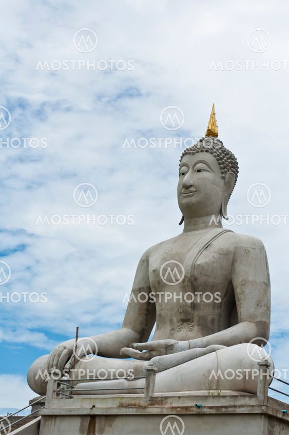 Peace of Buddha statue