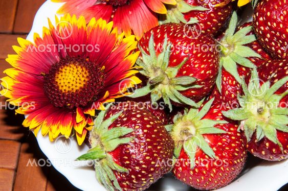 Strawberry and flower