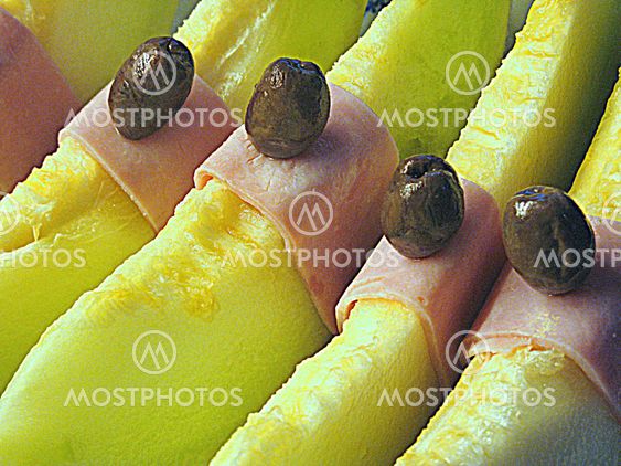 Melon, ham and olive (HDR)