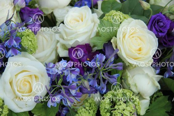 Wedding arrangement in white and blue