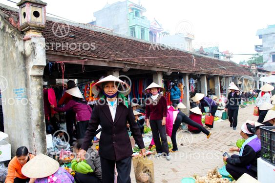 People go to market