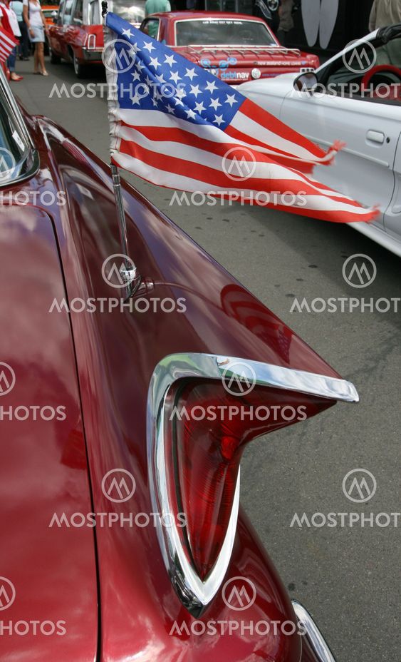 Chrysler tail fin