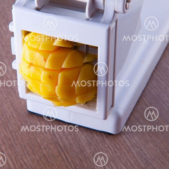 Potatoes cutter