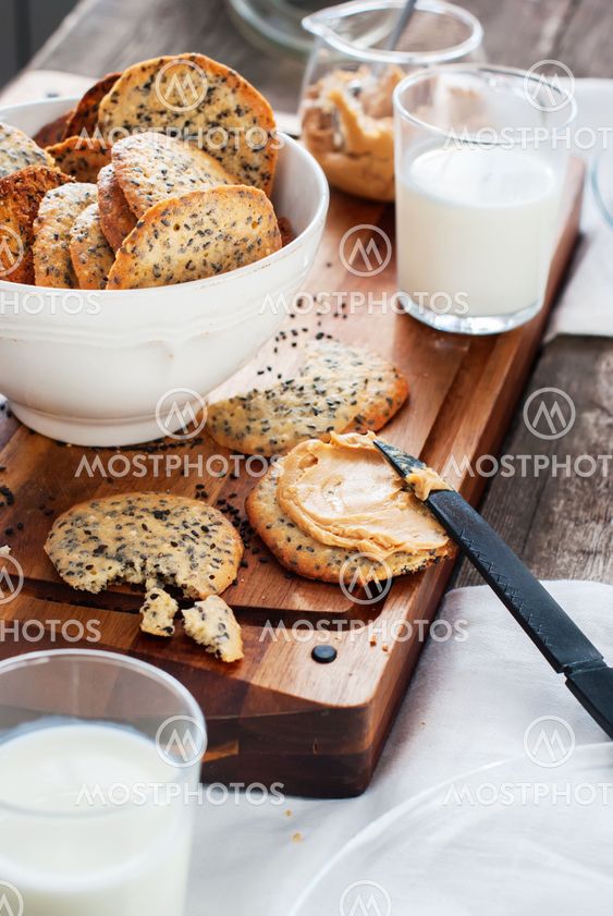 Cookies with Sesame Seeds and Peanut Butter
