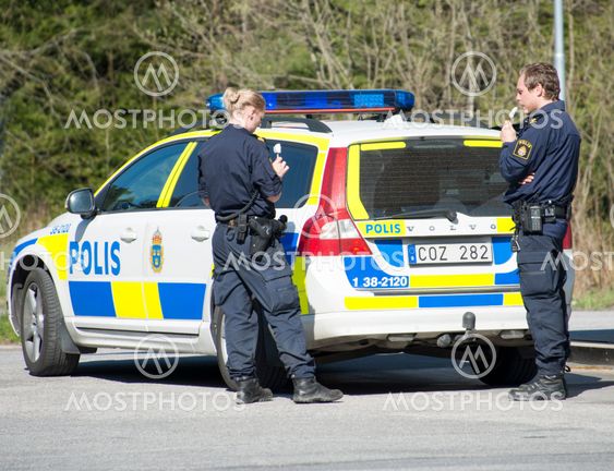 hur är det att dejta en polis