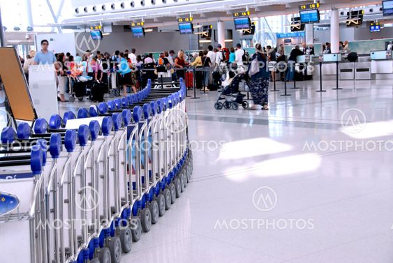 Airport crowd