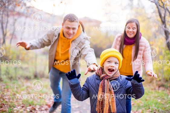 family playing catch-up